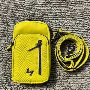 Lug Pitter Patter Crossbody Bag
Color: Lemon Lime